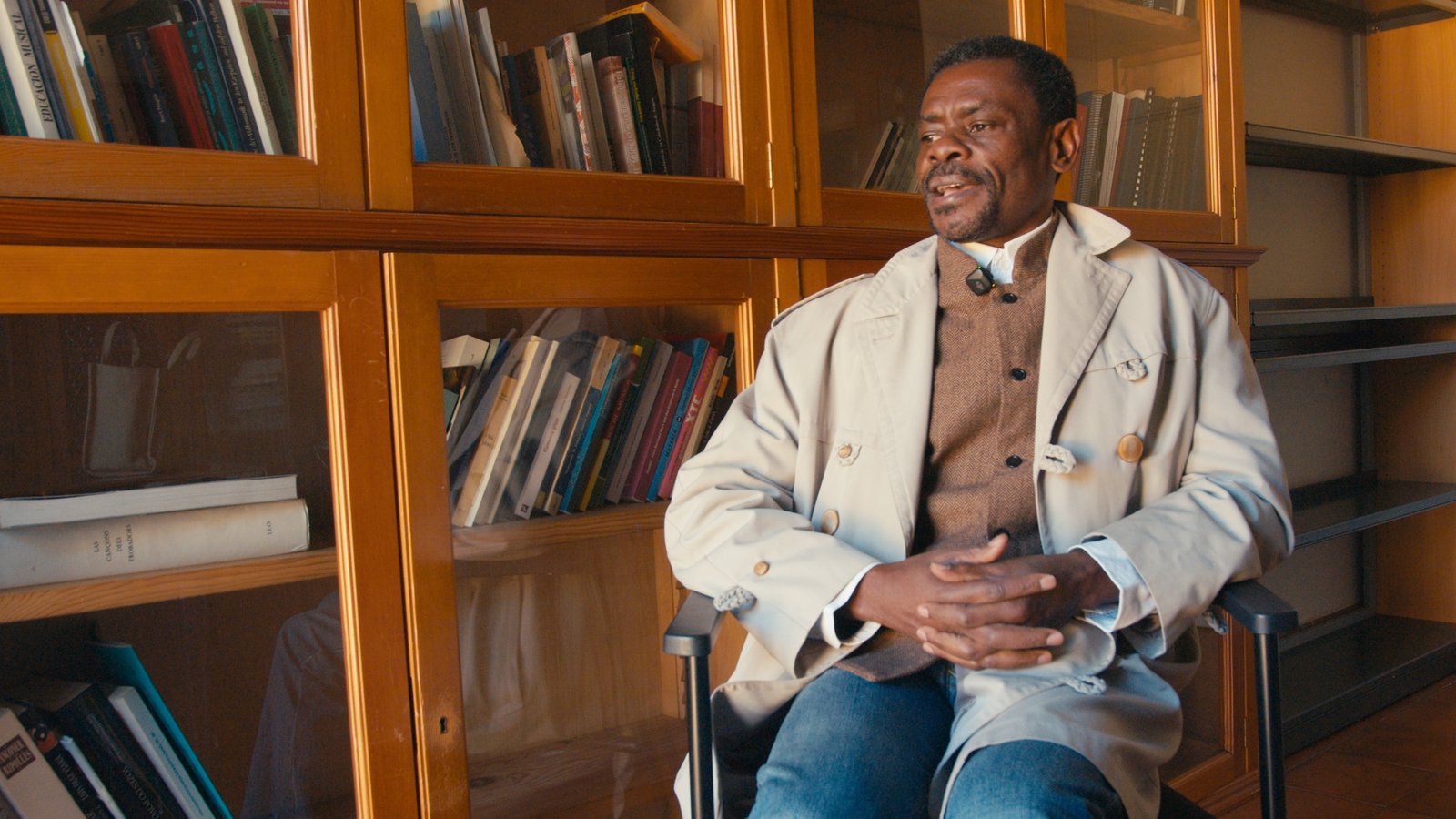 Juan Tomás Ávila Laurel: “Escribir es una forma de resistencia frente a la opresión y la censura”